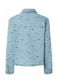 Veste en denim bleu clair avec de petites fleurs blanches et roses brodées, vue de dos, manches longues et poignets boutonnés.
