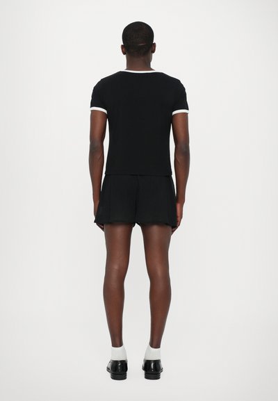 Ludovic de Saint Sernin QUEER POWER UNISEX - Apdrukāts T-krekls - black