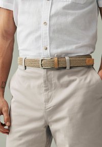 Next REGULAR FIT beżowy