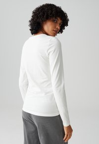 OPUS SLIM FIT BASIC - Longsleeve - milk