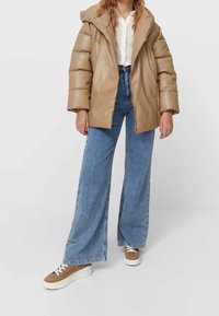 Stradivarius Vinterfrakke - beige