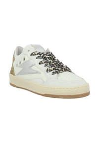 Baskets en cuir blanc avec un bout en crème texturé, logo argenté et lacets à imprimé léopard. Accents en paillettes dorées sur le talon et semelle en caoutchouc.