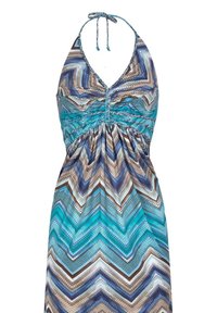 Een halterjurk in een blauw, bruin en beige zigzagpatroon, met een geplooid lijfje en een vloeiende rok van lichtgewicht stof.