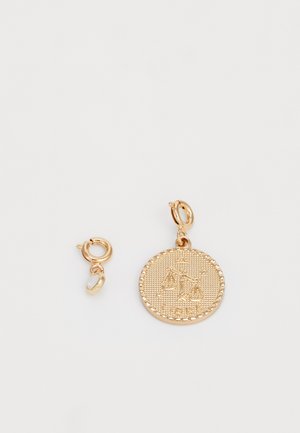 Guldtonede øreringe med en struktureret rund vedhæng med skala-design og en lille cirkulær ring. Glat overflade og poleret udstyr.