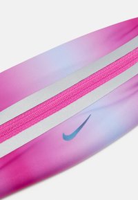 Nike Performance SLIM WAIST PACK 3.0 UNISEX - Ľadvinka - active fuchsia/hyper royal