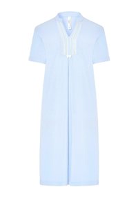 Vestido corto de manga corta azul claro con cuello mao, que presenta un bordado blanco decorativo a lo largo de la abertura y un corte relajado.