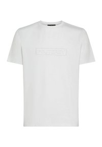 Witte katoenen t-shirt met korte mouwen, met een getextureerd "PEUTEREY" logo in een rechthoekige patch op de voorkant. Standaard ronde hals.