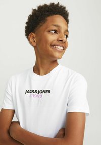 Jack & Jones Junior LOGO - Triko s potiskem - bright white
