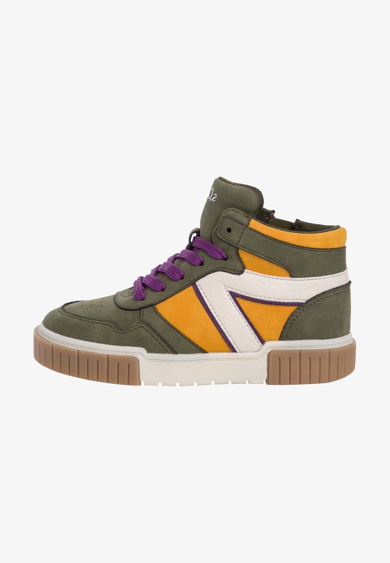 Baskets montantes avec des panneaux vert olive, orange et blanc, des lacets violets et une semelle en caoutchouc marron.