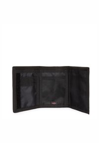 Portafoglio nero realizzato in un tessuto resistente. Presenta tre scomparti per carte, una texture interna liscia e una patch del logo al centro in basso.