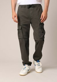 Niet geselecteerd, Charcoal