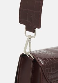 ONLY ONLSARAH BAG - Borsa a tracolla - shaved chocolate