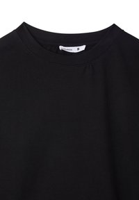 T-shirt nera a maniche corte con collo rotondo, realizzata in cotone morbido. Presenta un design semplice senza motivi o dettagli visibili. Etichetta della taglia visibile.