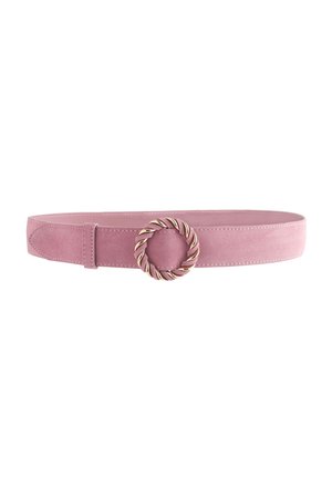 Ceinture en suède rose avec une boucle circulaire torsadée en or et rose, présentée à plat sur un fond blanc.