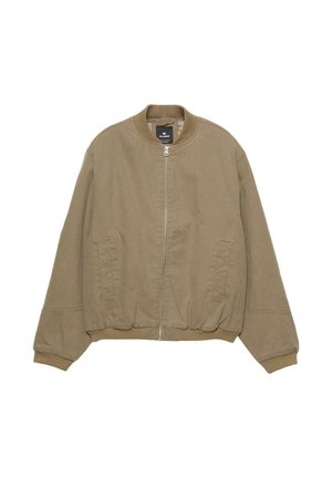 Giacca bomber color khaki con zip frontale, polsini e vita a costine. Presenta tasche laterali e dettagli trapuntati sulle maniche. Materiale in cotone.