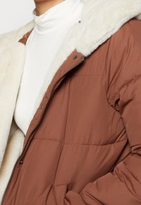 Hollister Co. Zimní bunda - brown
