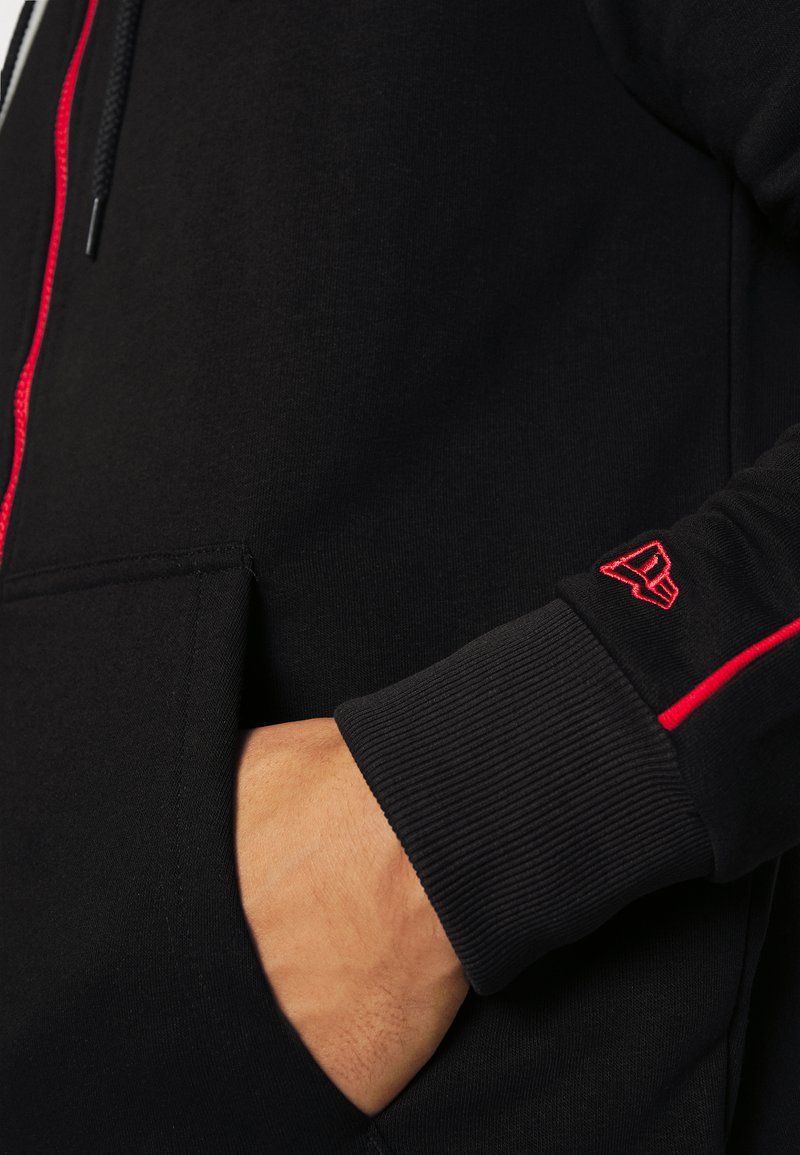 Herren Shirts | New Era CONTRAST HOOD FULL ZIP HOODY CHICAGO BULLS Kapuzenpullover black/schwarz - OY57780 Herren Shirts | New Era CONTRAST HOOD FULL ZIP HOODY CHICAGO BULLS Kapuzenpullover black/schwarz - OY57780
