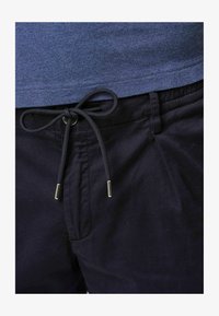 Non sélectionné, navy