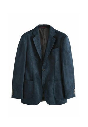 Mornarsko modra suede blejzerica s poševnim ovratnikom, enojnim gumbom, dvema sprednjima žepoma in srebrnimi gumbnimi detajli na rokavih.