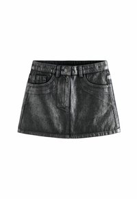 Sort denim mini nederdel med en blank finish, forlommer og bæltestropper. Har en knaplukning og en lige form.
