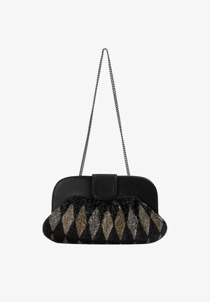 Bolso de mano negro con un patrón de diamantes de cuentas en dorado y plateado. Cuenta con una parte superior de cuero suave y una correa de cadena.