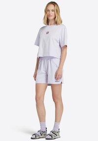 Timberland SHORT SLEEVE TEE - Triko s potiskem - pastel lilac