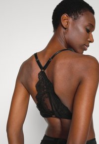 DORINA ELENA - Soutien com aro - black