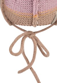 Knitted hat with pink, beige, and orange tones. Soft texture, round shape, and a bow tie closure. Accented with a label on the side.