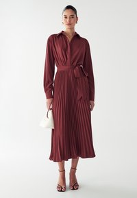 No seleccionado, burgundy