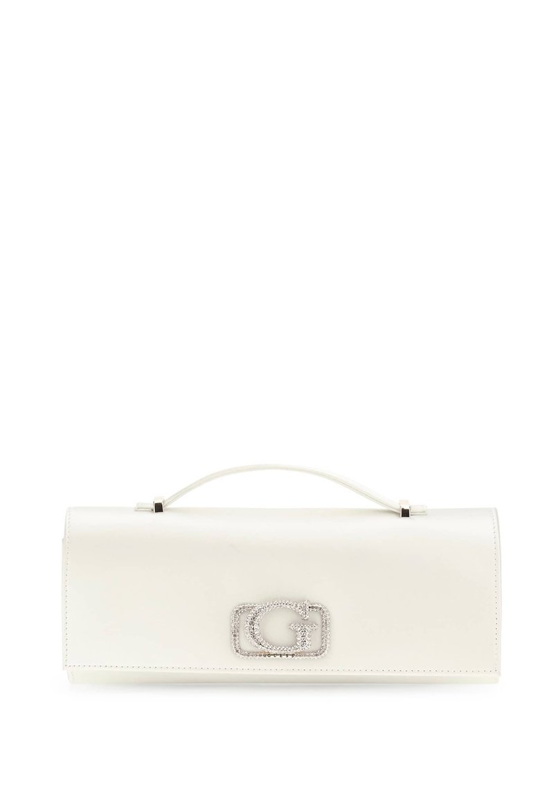 Clutch de cuero blanco con forma rectangular, que cuenta con un asa superior y un acento de hardware en tono plateado en forma de un logo adornado con strass.
