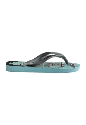 Infradito azzurro chiaro singolo con cinturini grigi e design stampato di paesaggio urbano sulla suola, visto di lato su sfondo bianco.