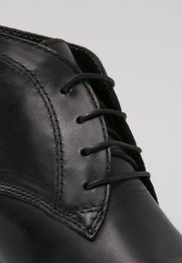 Tamaris Stivaletti stringati - black