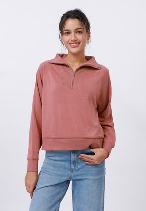 - Bluza