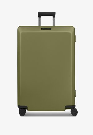 Valigia rigida verde oliva con superficie testurizzata, manico nero retrattile, quattro ruote e logo sul davanti.