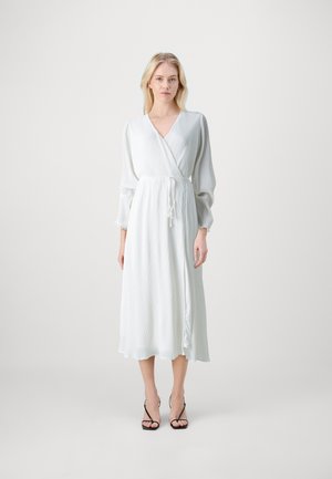 Gina Tricot PLEATED MIDI WRAP DRESS - Cocktailkleid/festliches Kleid - egret