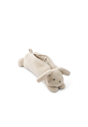 Weiches beiges Plüschfedermäppchen in Hasenform mit Schlappohren, Reißverschluss oben und einer kleinen Schlaufe hinten.