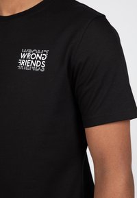 Wrong Friends VICHY - Triko s potiskem - black