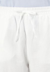 Thumbnail Image 7