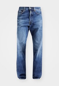 Jean en denim bleu avec une coupe droite, braguette à boutons, poches avant et arrière, et légers détails délavés sur les cuisses et les genoux.