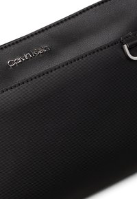 Calvin Klein Τσαντάκι μέσης - ck black twill