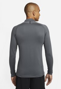 Nike Performance WARM  MOCK - Longsleeve - iron grey/black