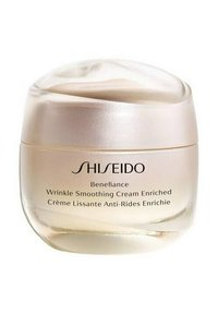 Shiseido Benefiance Wrinkle Smoothing Cream berikad i en frostad glasburk med ett mjukt, rundat lock och gulddetaljer.