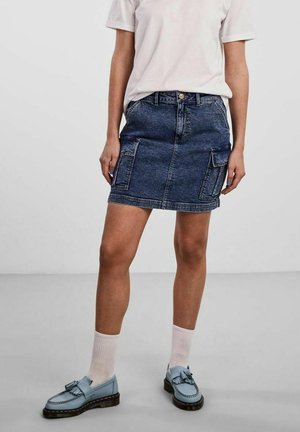 Pieces JESSIE - Pieštukinis sijonas - medium blue denim