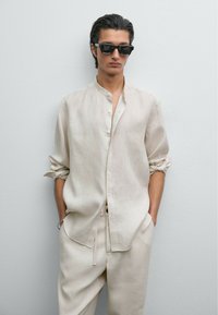 Massimo Dutti - REGULAR FIT STAND COLLAR  - Shirt - sand Thumbnail Image 1