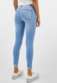 Bershka Vaqueros pitillo - blue denim