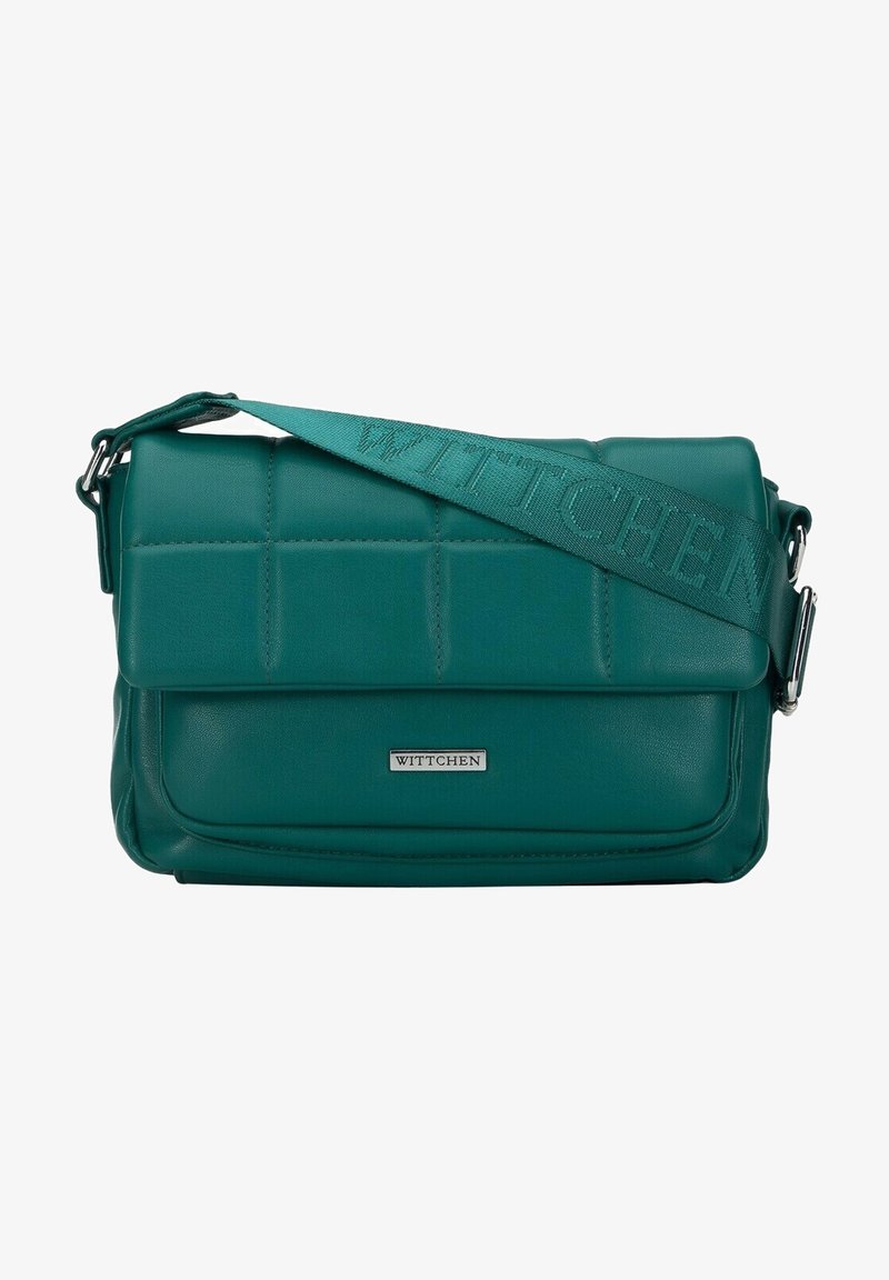 Tyrkysová kožená crossbody taška s prošívaným designem. Obsahuje klopu se zavíráním a nastavitelný popruh s logem. Přítomné stříbrné kovové akcenty.