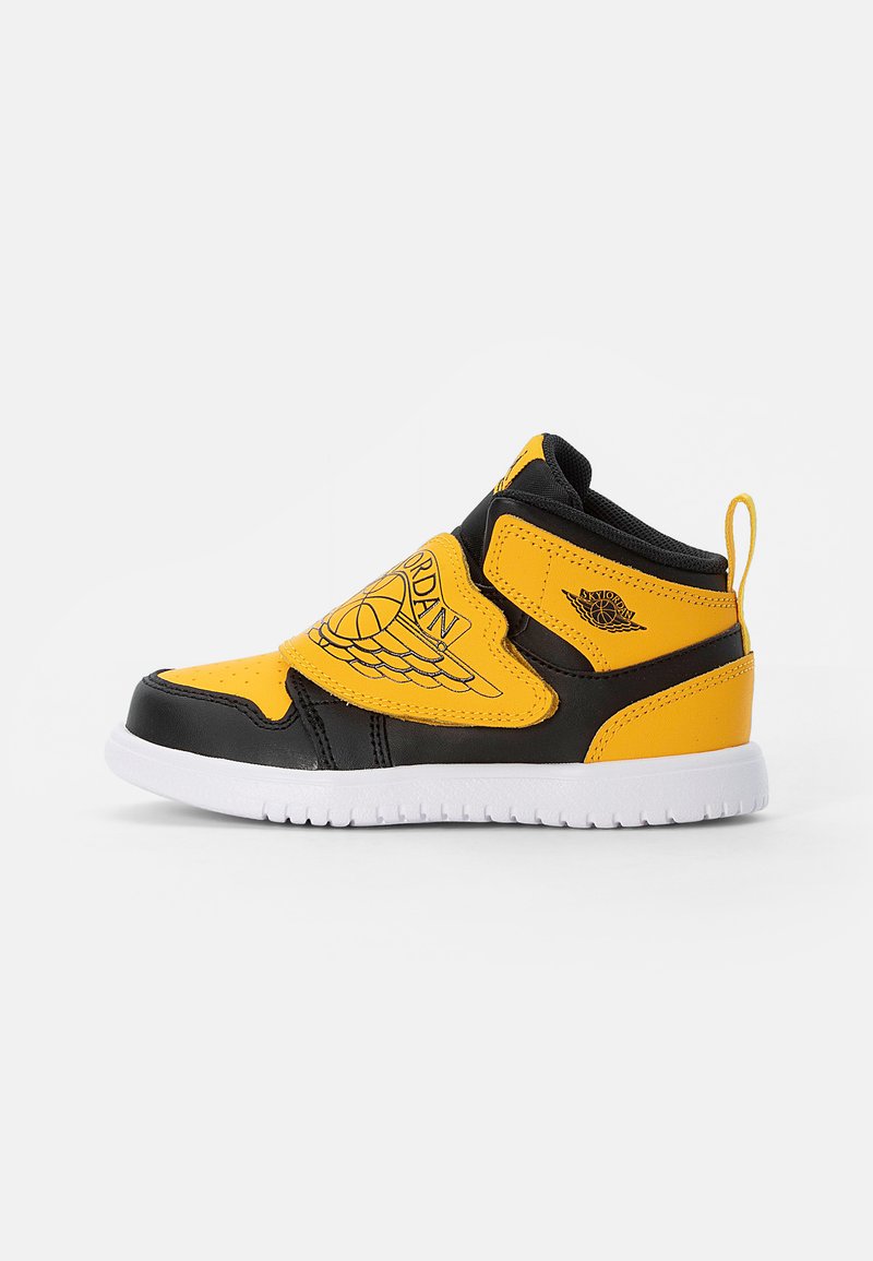 Jordan SKY JORDAN 1 - Sapatilhas - black/univ gold-white