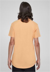 Urban Classics SHAPED LONG - Tricou basic - paleorange