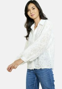 TEXTURED - Bluza z gumbi - optical white