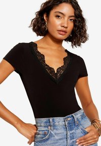 Friends Like These SHORT SLEEVE DETAIL - Apdrukāts T-krekls - black
